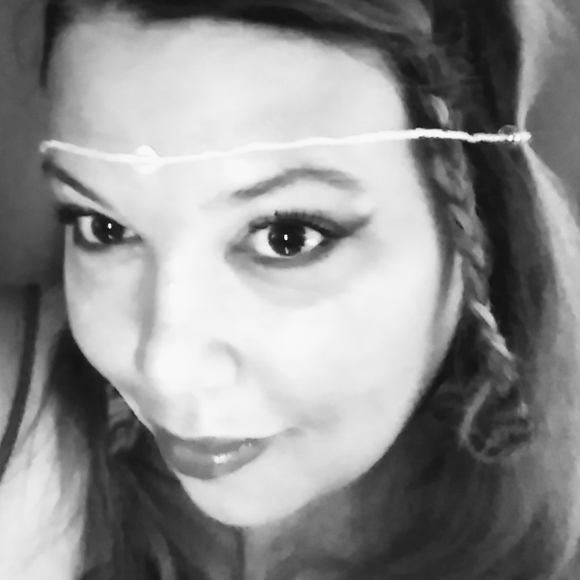 Meet your Posher, Jennifer - Picture 8 of 10